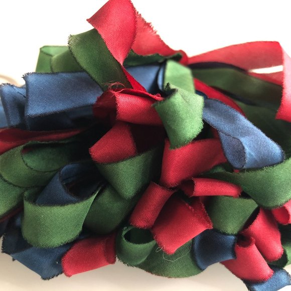 NWOT - Hand-made Green Red Blue Silk Ribbon Tassel - Picture 5 of 5